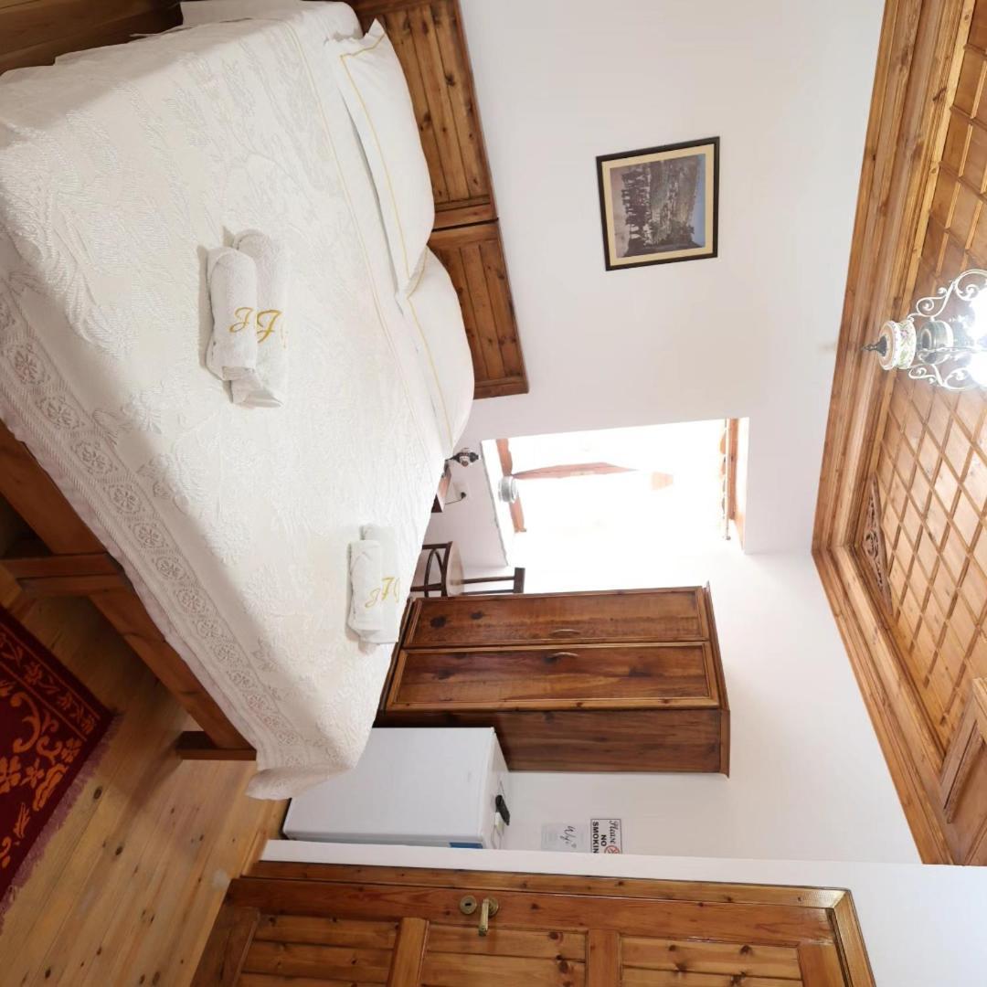 Guest House J.Prifti ベラト エクステリア 写真