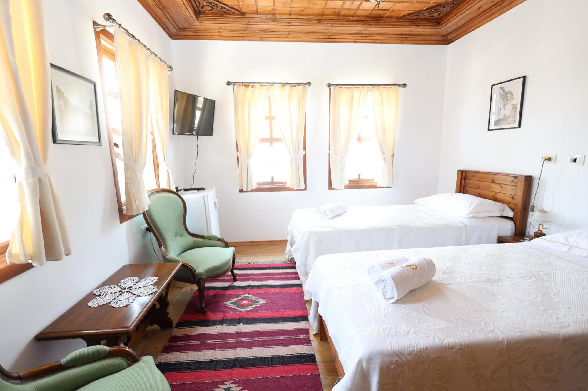 Guest House J.Prifti ベラト エクステリア 写真