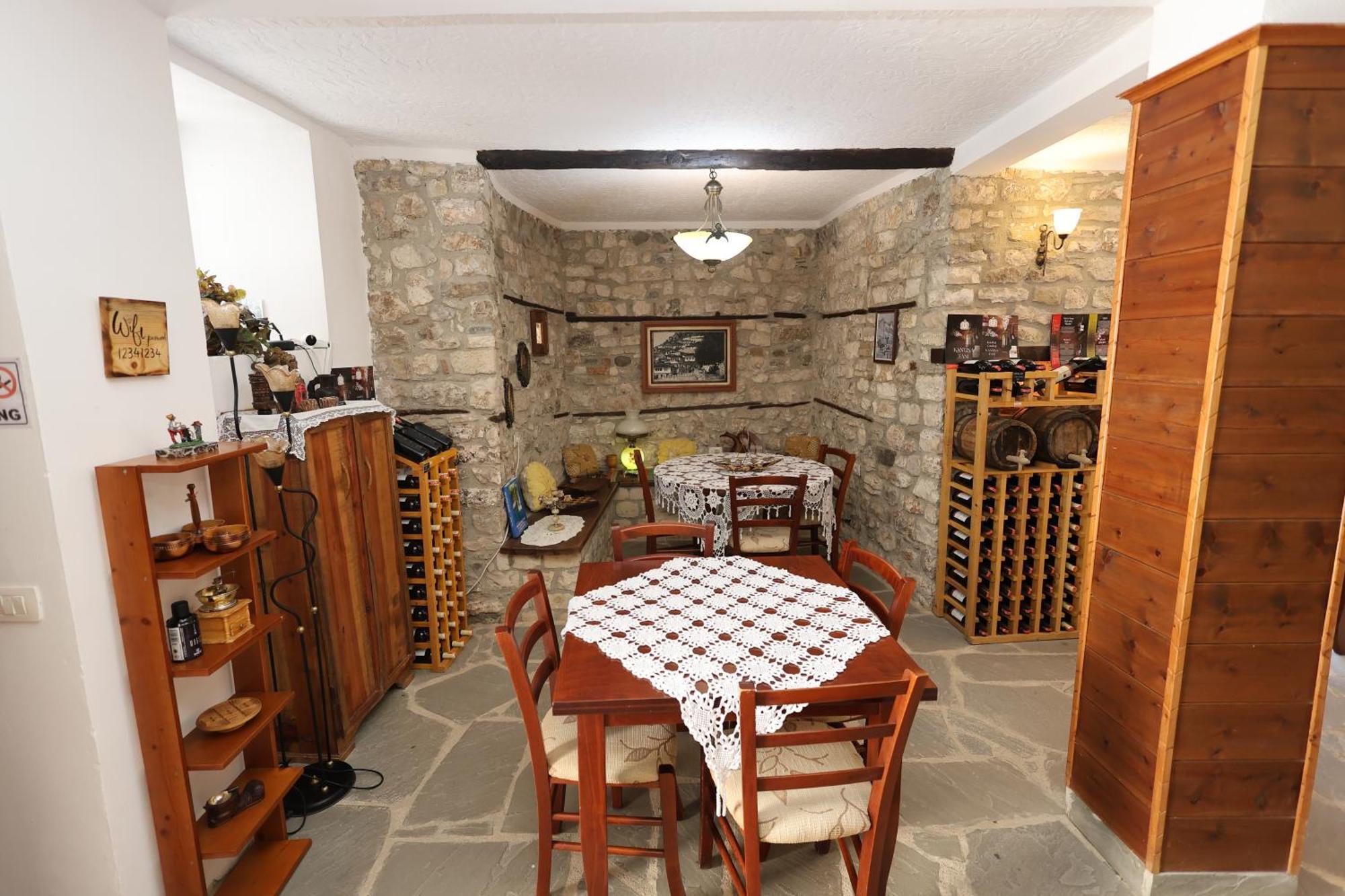 Guest House J.Prifti ベラト エクステリア 写真