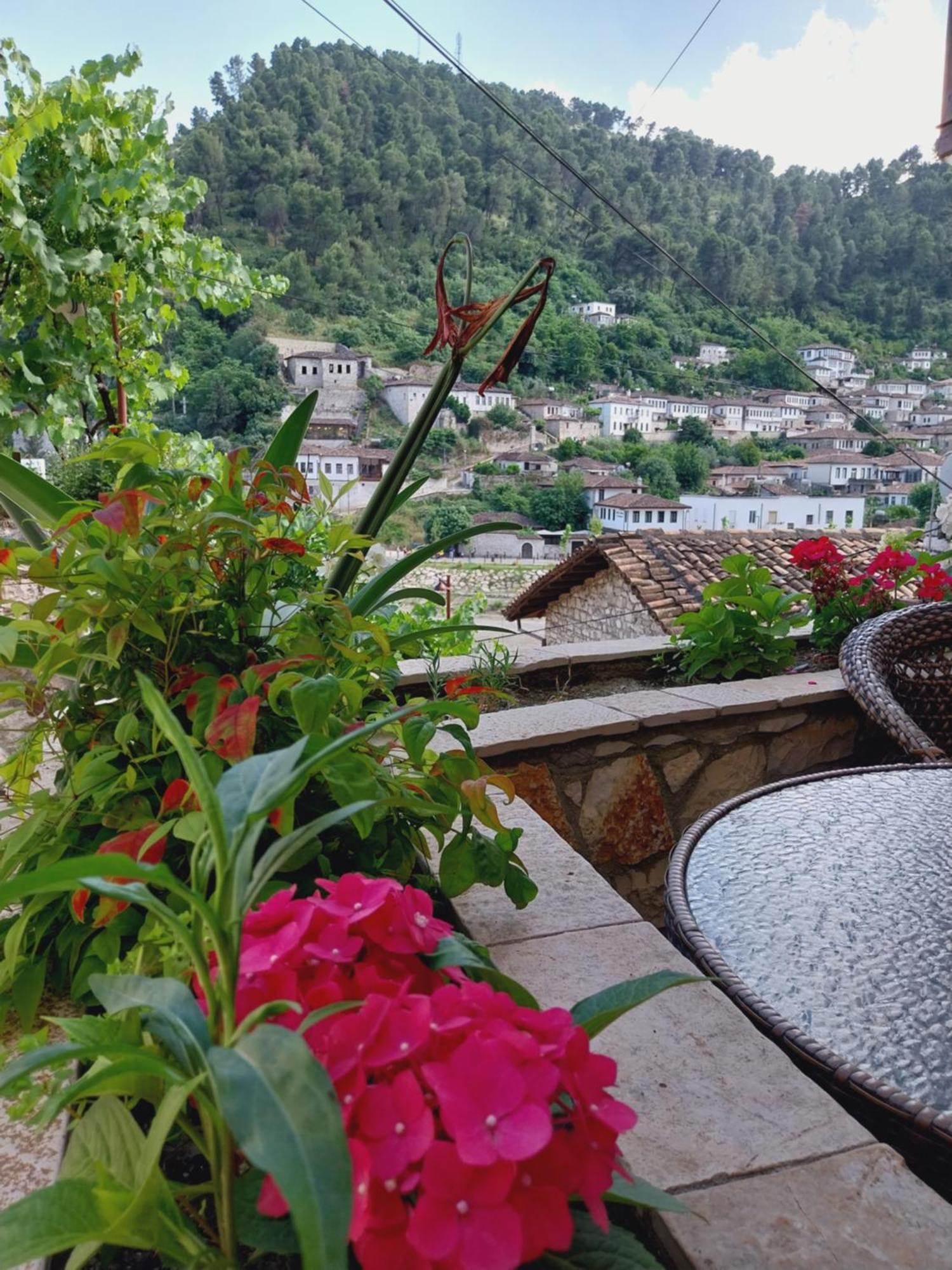 Guest House J.Prifti ベラト エクステリア 写真