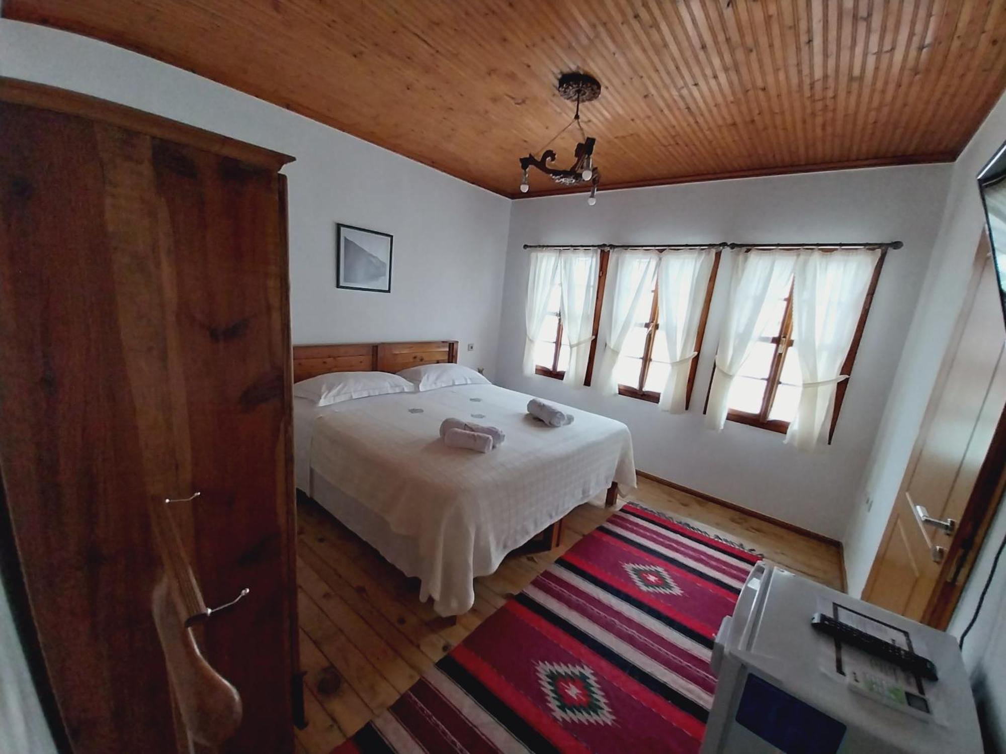 Guest House J.Prifti ベラト エクステリア 写真