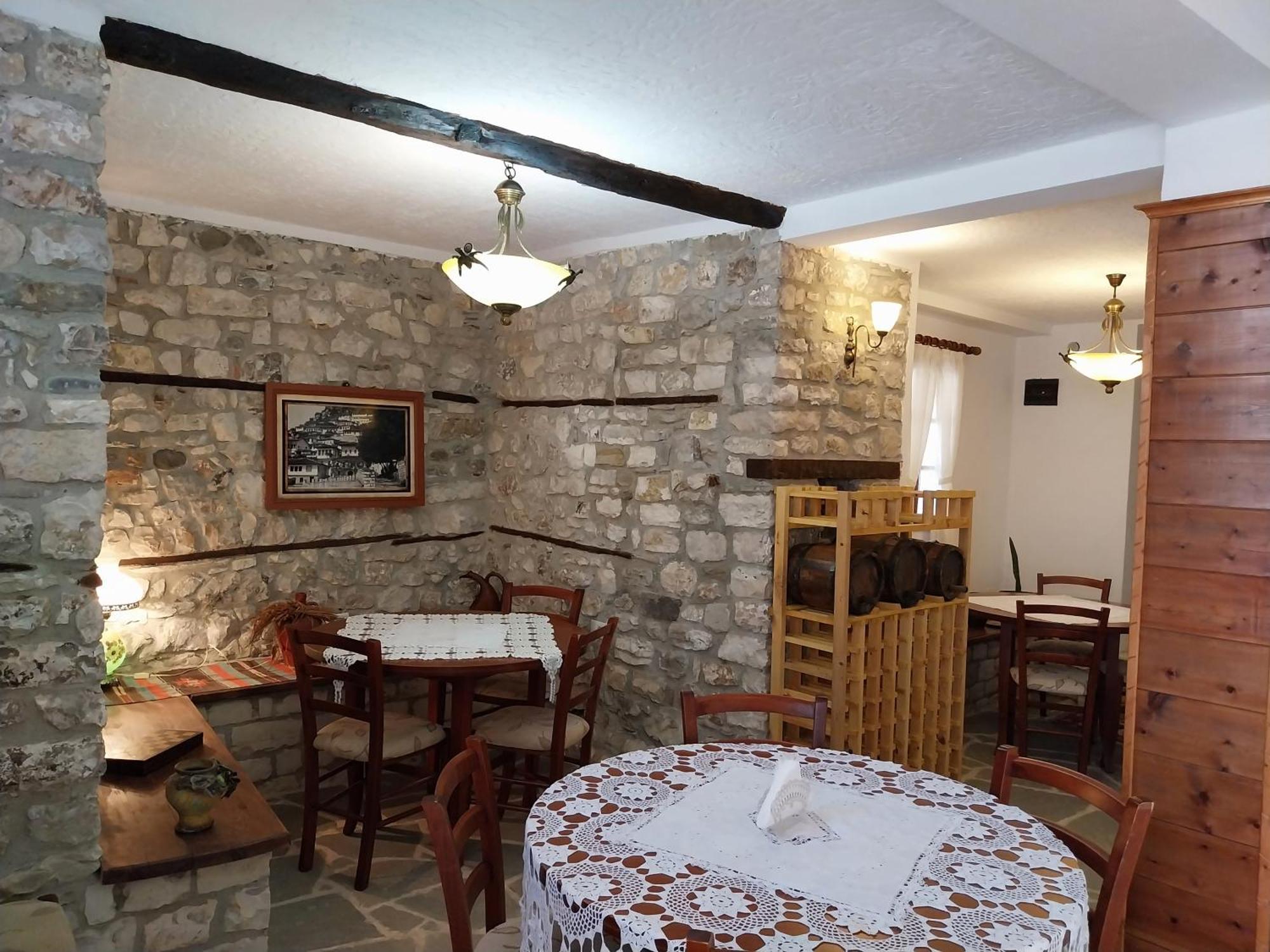 Guest House J.Prifti ベラト エクステリア 写真
