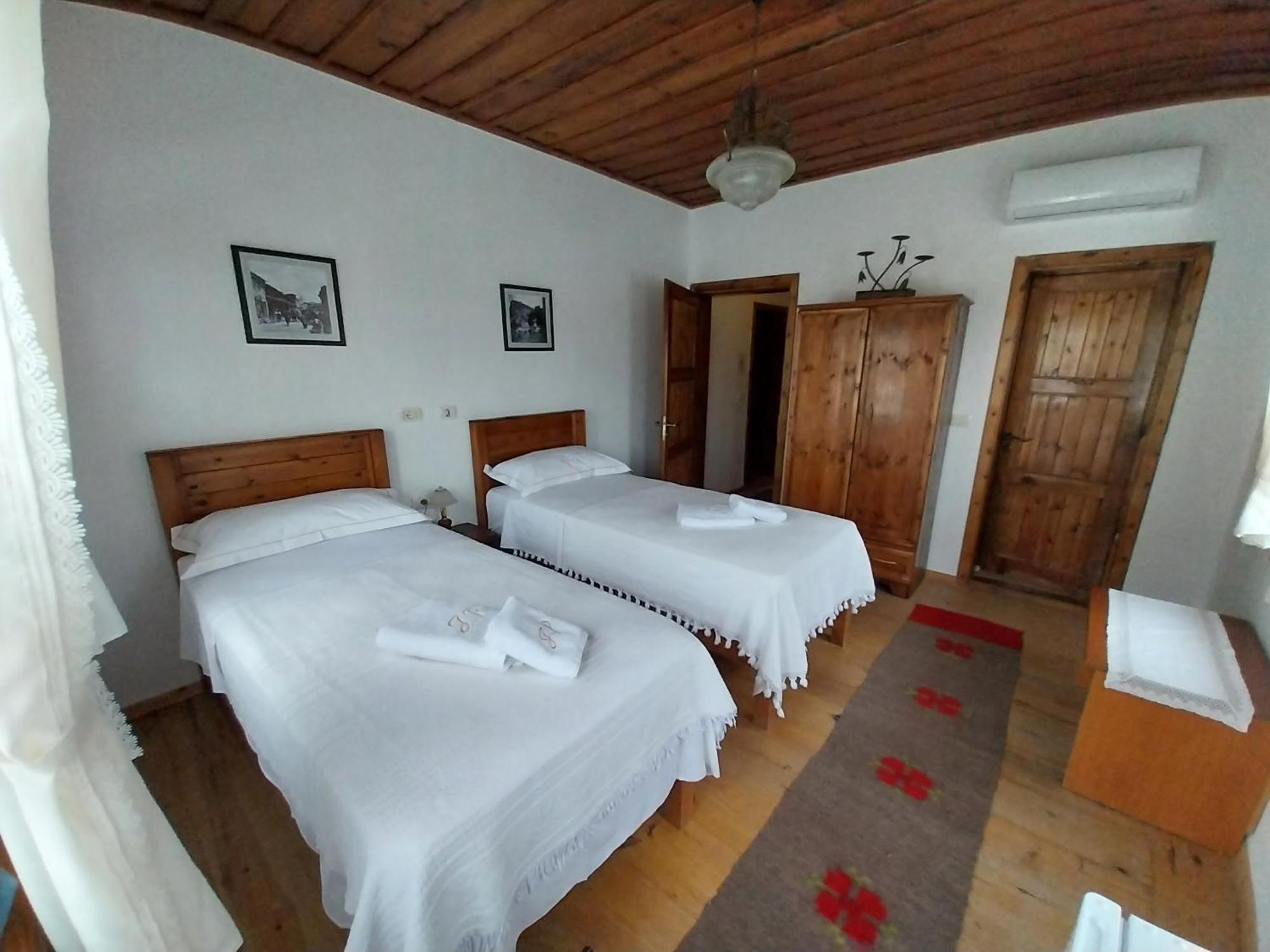 Guest House J.Prifti ベラト エクステリア 写真